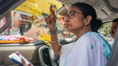 মমতা পদত্যাগ না করলে কী ঘটতে পারে পশ্চিমবঙ্গে?
