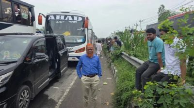 রেহাই পেলেন না ভিআইপিও, যানজটে আটকে ক্ষুব্ধ এমপি