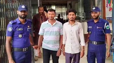 নাটোরে বিদেশি পর্যটকদের হয়রানি, দুই টিকটকার গ্রেপ্তার