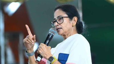 পদত্যাগ করবেন না পশ্চিমবঙ্গের মুখ্যমন্ত্রী মমতা