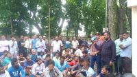 ‘বোনাস না দেওয়া হলে কোনো কর্মকর্তাকে বাড়ি যেতে দেওয়া হবে না’