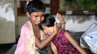 বজ্রপাতে মারা গেলেন বাবা, হাসপাতালে মরদেহের পাশে কাঁদছিল দুই শিশু 