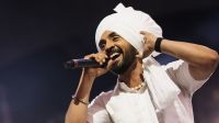 কনসার্টে নিজেকে ‘মৃত’ ঘোষণা জনপ্রিয় গায়কের!