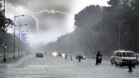 ৮ অঞ্চলে বজ্রবৃষ্টিসহ ঝোড়ো হাওয়ার আভাস 