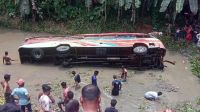 ঈদযাত্রার শুরুতেই সড়কে ঝরল ১২ প্রাণ