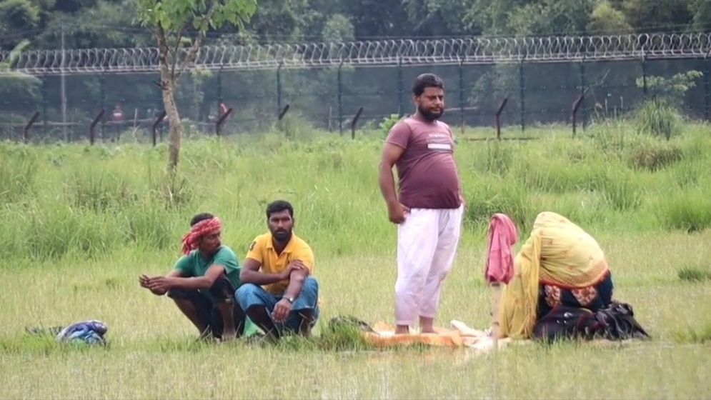৩৬ ঘণ্টা পেরিয়েও জিরো লাইনে নারী-শিশুসহ ১০ জন