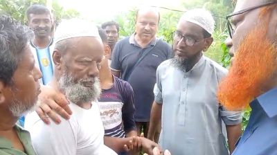 তিন বছর ঘরবন্দি বৃদ্ধ বাবা, পুলিশের হস্তক্ষেপে স্ত্রীর কবর জিয়ারত